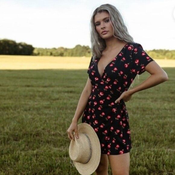 Kittenish Dresses & Skirts - Kittenish Floral Wrap Mini Dress